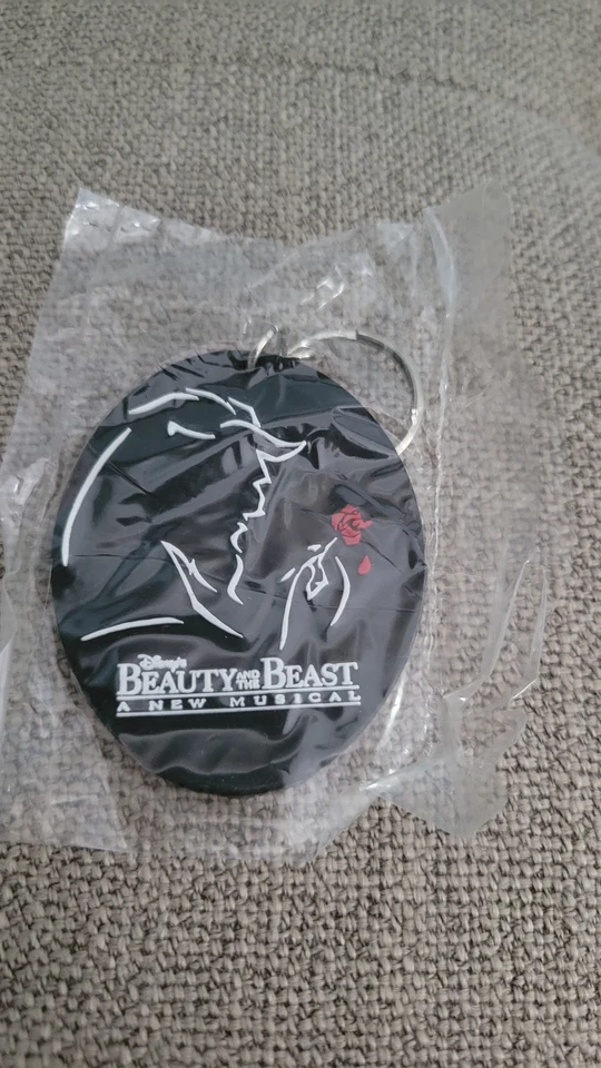 Llavero de goma vintage de los aplausos de Disney La Bella y la Bestia Foto 3 de 4