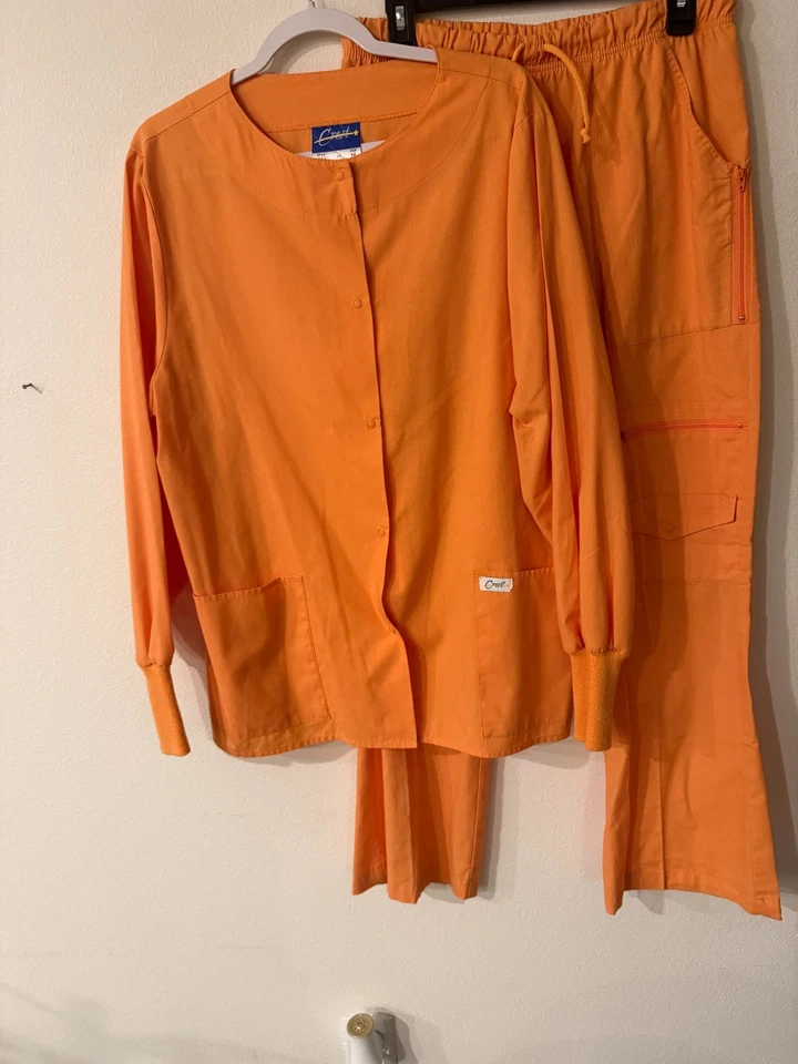 CREST УНИФОРМА СКРАБ НАБОРЫ БАКЛАЖАНОВ И ЯРКО ОРАНЖЕВЫЙ ВКЛЮЧАЕТ В СЕБЯ КУРТКА И БРЮКИ (H) - Изображение 2 из 2