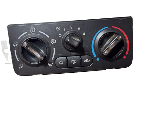 2005-10 Chevrolet Cobalt Temperature Control W/ AC (C67) - Front 15217879 - Picture 2 of 4