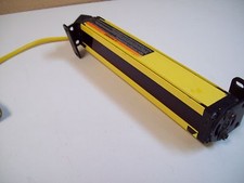 BANNER MSE824YP MINI-SCREEN LIGHT CURTAIN - USED - FREE SHIPPING