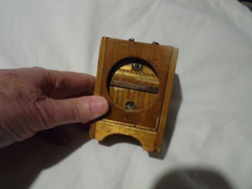 Antique prisoner of war hand made cabinet with bone dominoes inside,8.5cm tall - Picture 4 of 17