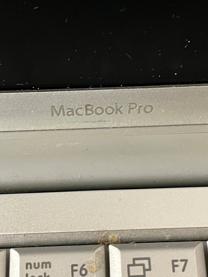 Apple MacBook Pro A1226 Intel Core 2 DuoT7700 2.4 GHz 2GB NO HDD AP#14 - Image 3 of 4