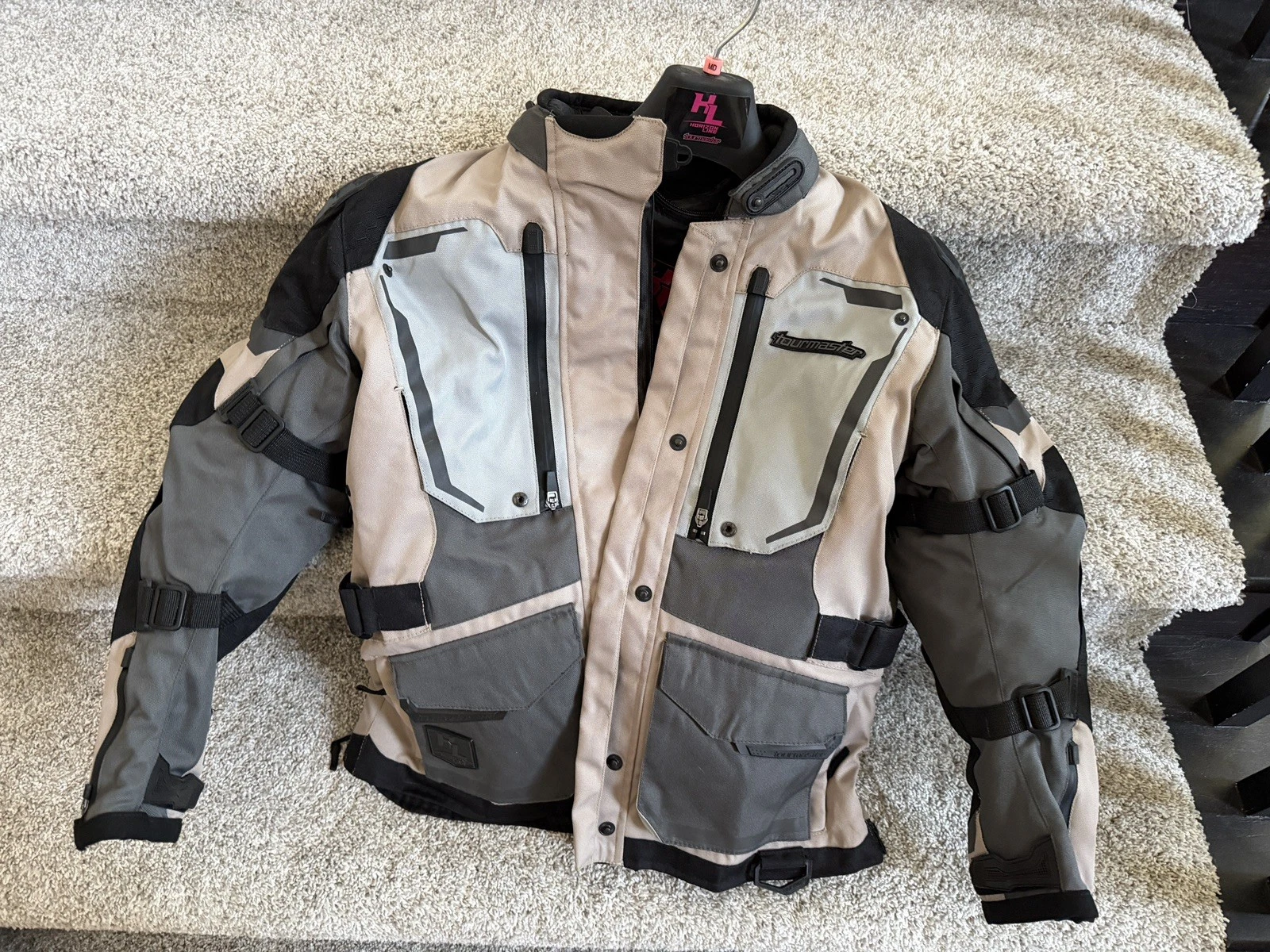 Tour Master Womens Med Alpine Trek Jacket, Pants , & Gloves Gray Complete Set
Opens in a new window
