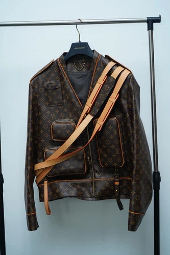 LOUIS VUITTON（LV） Giacca Uomo Louis Vuitton Monogram Pelle Edizione Limitata 2019. Taglia 48.