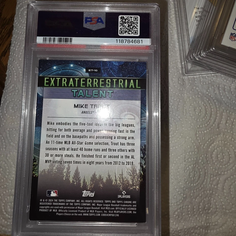 2024 TOPPS COSMIC CHROME "EXTRATERRESTRIAL TALENT" ET-10 MIKE TROUT PSA 8-ANGELS - Image 4 of 4
