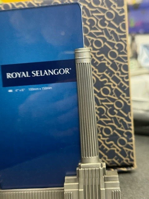 Battersea Power Station Photo Frame in pewter with wood base - 4x6" - Image 3 of 3