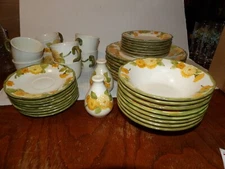 1960'S Hand Painted Ceramic Metlox Zinnia Poppy Trail 41 Pieces Service 8 almost