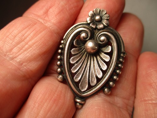 Vintage Sterling Silver Large Flower Motif Brooch Sterling by Cini - Picture 8 of 11