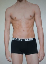 CALVIN KLEIN ID GRAPHIC MICROFIBER LOW RISE TRUNKS YOUTHFUL STYLE NIB Ret:$24 