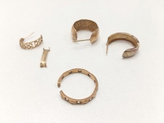 Bundle 9ct Yellow Gold Broken Jewellery Spares or Repairs Scrap 4.18g