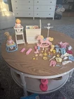 Vintage 1984 Barbie Doll The Heart Family Nursery Play Set Baby Furniture (of)