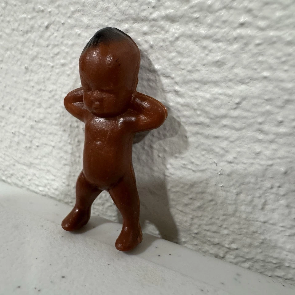 Muñeca Kewpie afroamericana de colección figura de bebé de plástico piel oscura coleccionable Foto 2 de 4