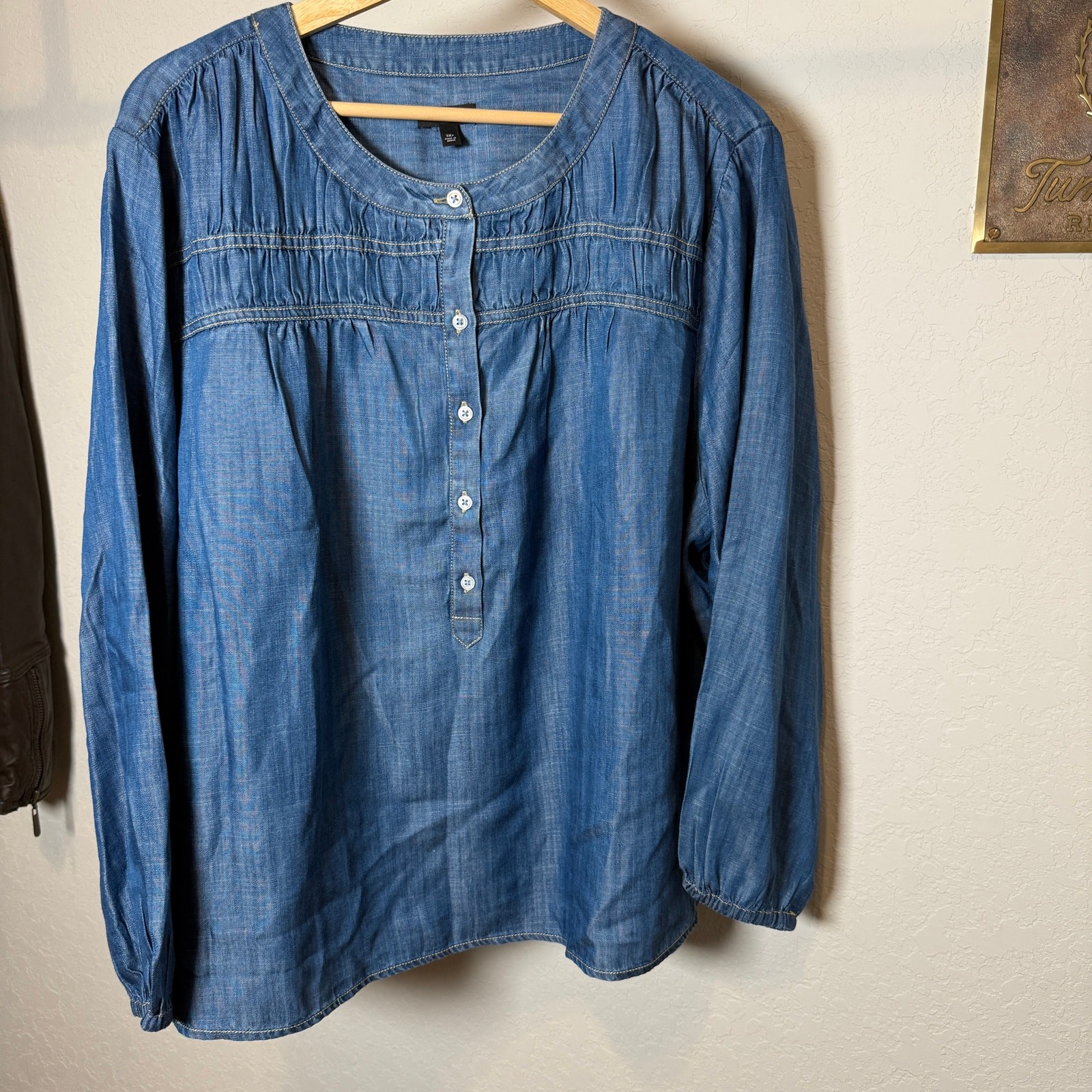 Women's Talbots Pullover Button Front Chambray Pi… - image 1