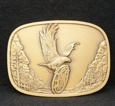 WB15168 NOS VINTAGE 1982 AMERICAN TRADITIONS SMITH  WESSON FIREARMS BUCKLE