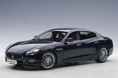 402-438 1/43 マセラティ Quattroporte GTS ブルー 402-438 1/43 マセラティ Quattroporte GTS ブルー 402-438 1/43