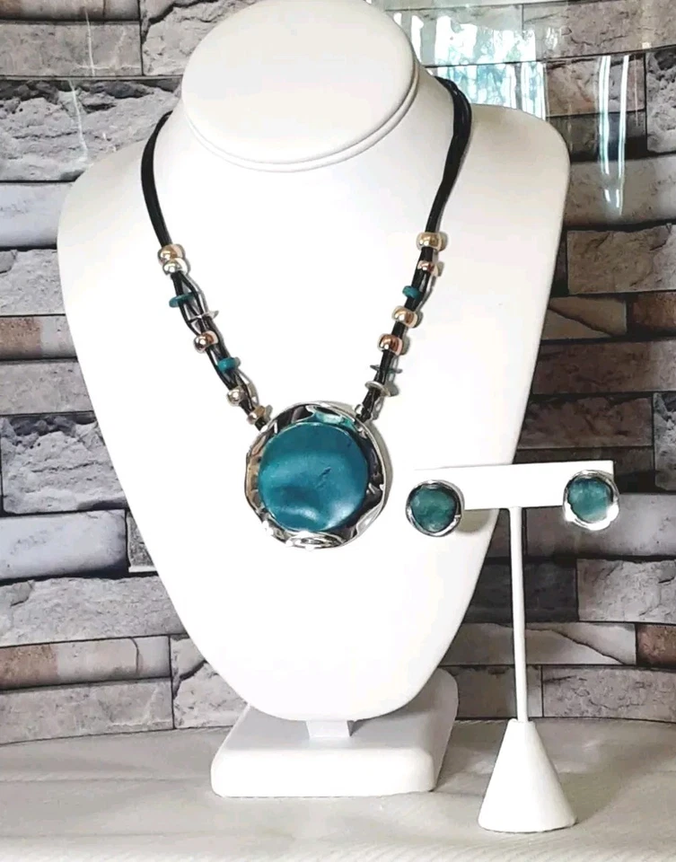 Collar RLM Soho Fabuloso 9"L Tono Plata Pátina Verde + Pendientes 1/2"L Ja5 Foto 2 de 4