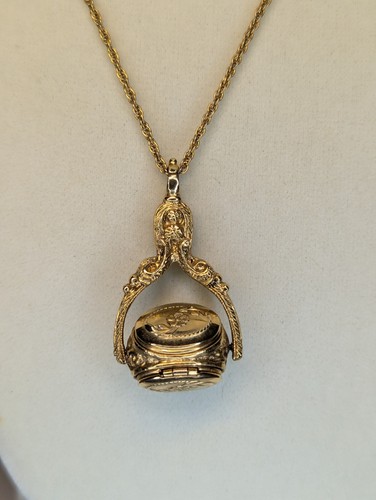 1928 Brand 3 Locked Pendant Gold Tone Chain Necklace - Picture 3 of 13