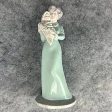 Vintage 1987 Byron Molds Porcelain 11" Mother and Child Woman Figurine Figure