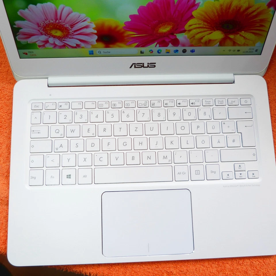 Asus UX305 ZenBook METALL UltraBook l 13 Zoll FULLHD Windows 11 SSD 8GB RAM NEU - Bild 4 von 4