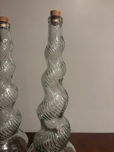 Cardassian Kanar Glass Bottle Replica from Deep Space 9 with Cork Clear Glass x2 - Picture 3 of 9