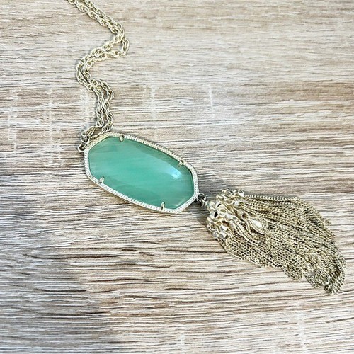 Kendra Scott Rayne Long Pendant Necklace Chalcedony Translucent Glass Gold - Picture 4 of 4
