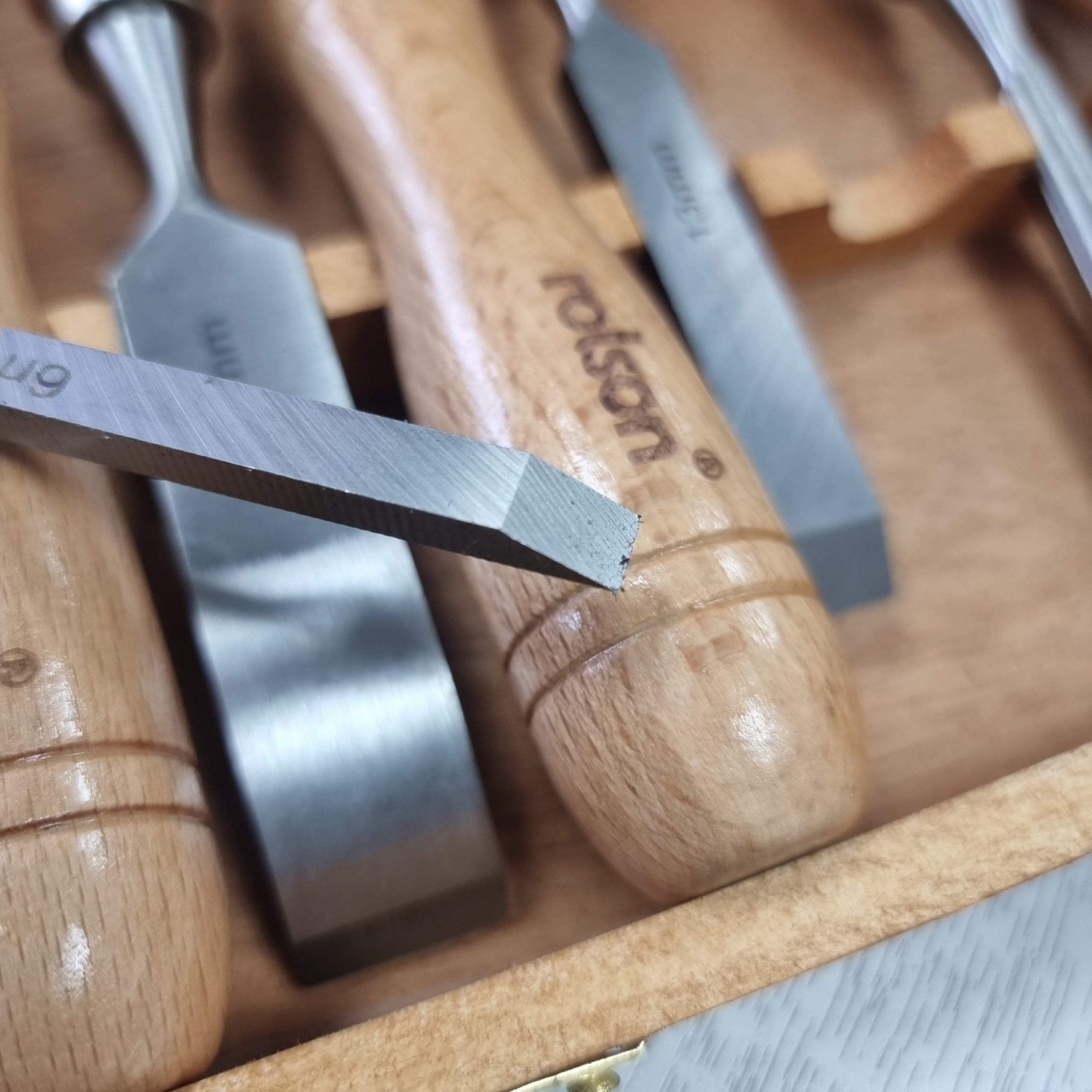 12 Piece Wood Chisel Carving Tool Set in Wooden Box CR-V Steel ...