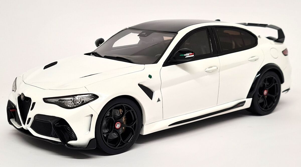 Otto 1/18 - Alfa Romeo Giulia GTAm Quadrifoglio 2020 White Otto 1/18 - Alfa Romeo Giulia GTAm Quadrifoglio 2020 White