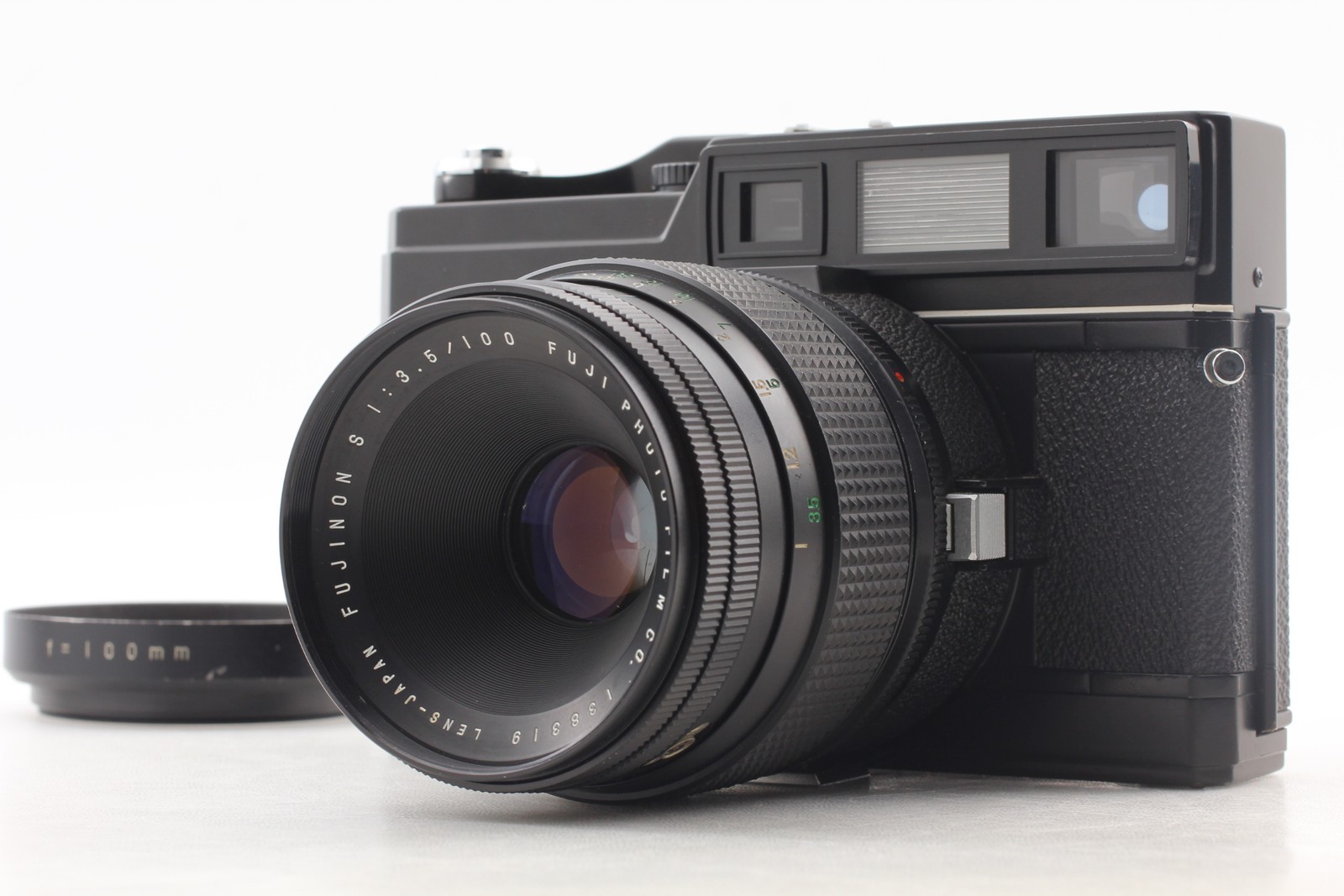 [N MINT w/ Hood] Fuji Fujica GM670 6x7 Film Camera 100mm f3.5 Lens From JAPAN
