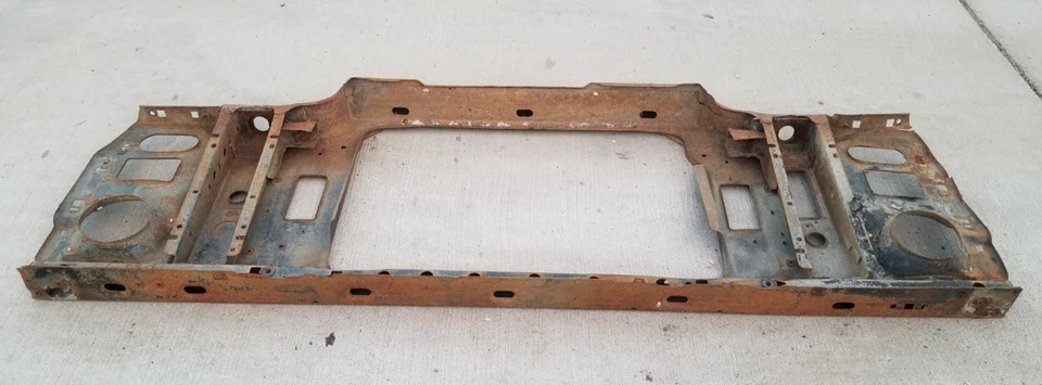 Panel de llenado de parachoques 1980-86 Ford Truck Bronco F150 F350 1986 80 85 80 Foto 4 de 4