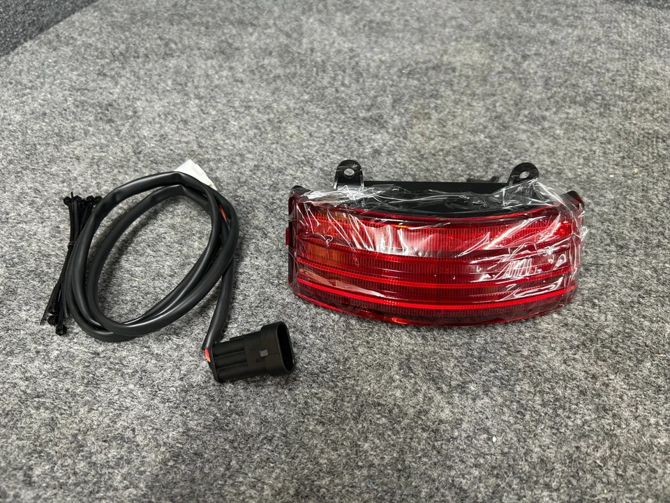 HARLEY DAVIDSON 06-09 STREET GLIDE ProBEAM Red LED Tribar Taillight Kit - Image 3 of 3