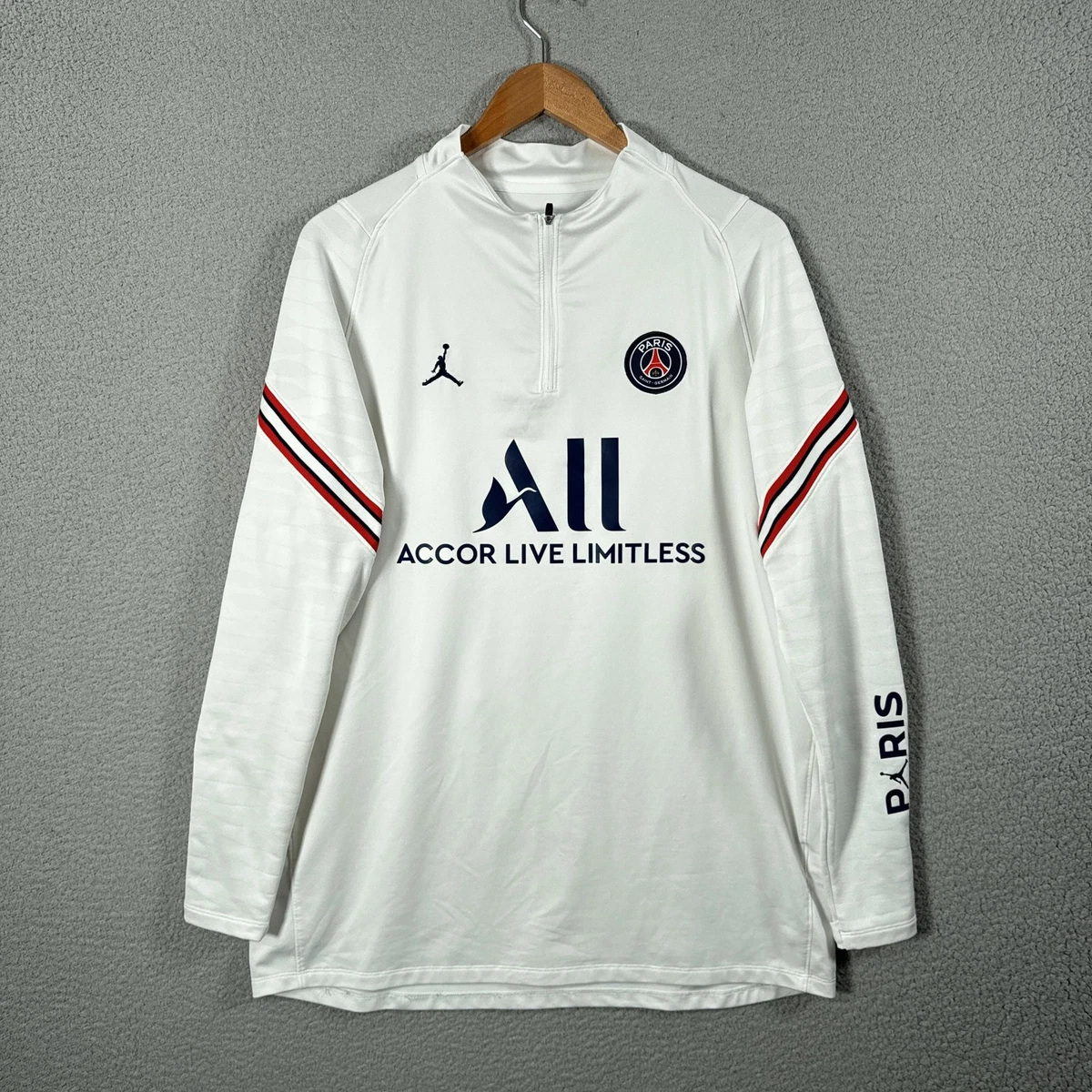 Paris Saint-Germain Size XL International Club Soccer Fan Shirts