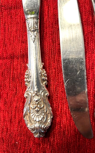 Wallace Sterling -Sir Christopher Pattern -9 inch Dinner Knives-4 pieces left