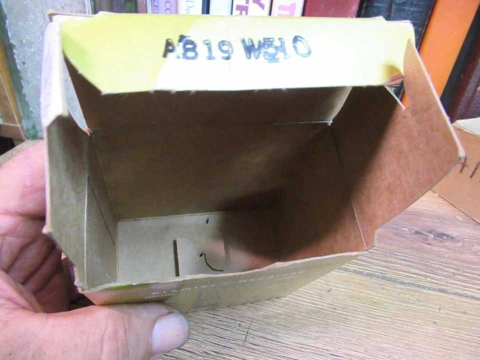 REMINGTON 27 NITRO SHOTGUN SHELL BOX  LOADS empty 12 GA 2 3/4" VINTAGE SHOT GUN - Image 4 of 4