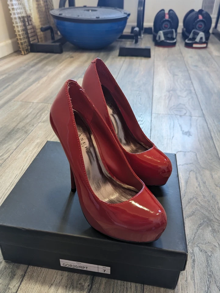 Tacones de plataforma Pleaser rojo charol talla 7M - preciosos-20 zapatos de tacón de aguja Foto 3 de 4