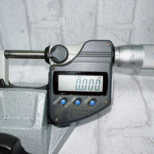 Mitutoyo 293-230-30 Digital Micrometer 0–25mm | IP65 Coolant-Proof, Excellent