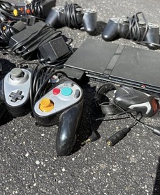 Video Game Consoles, Game, Controller Lot. PS2, PC Games, Atari, Gamecube