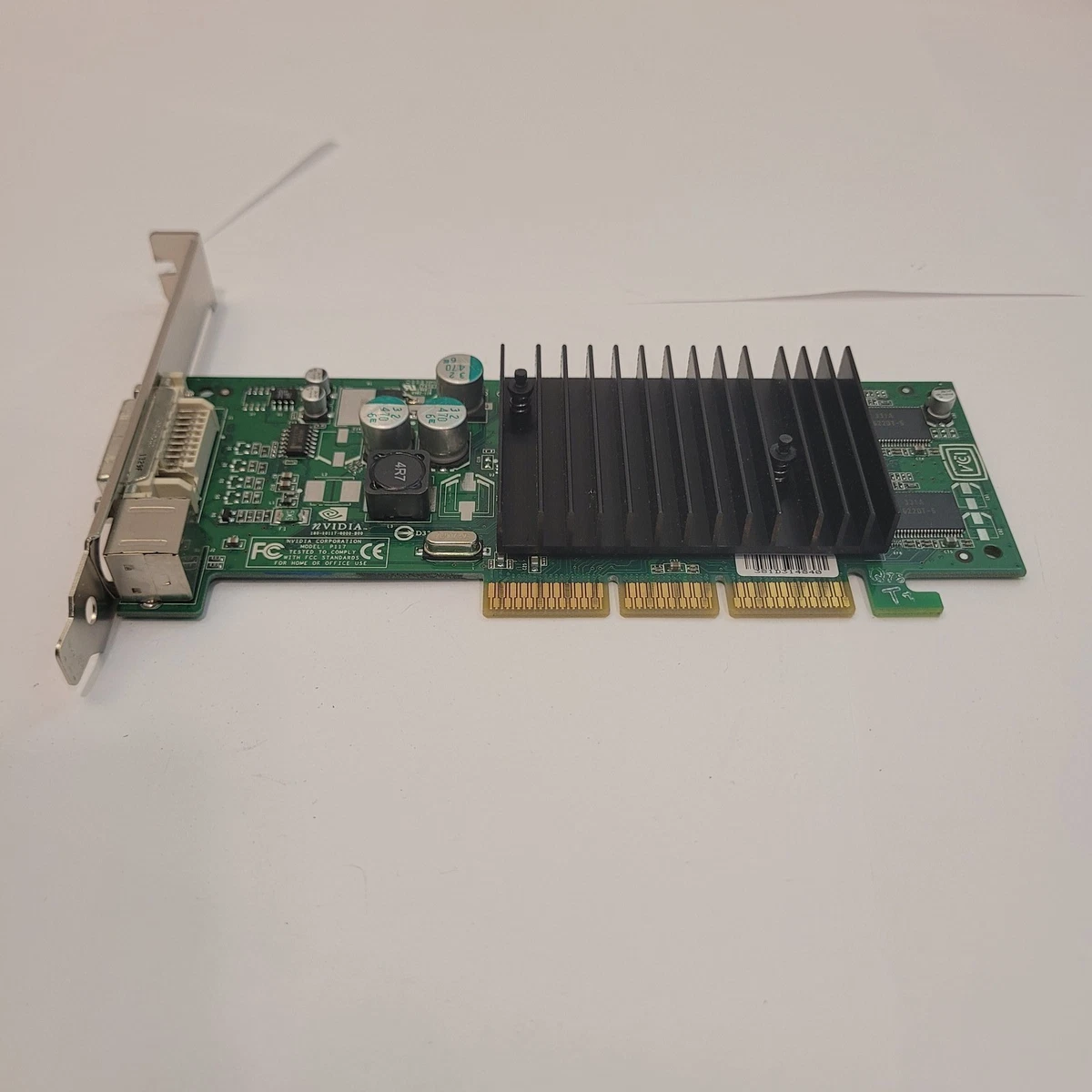 Carte Graphique GT210 1 Go DDR2 64 Bits PCIE 2.0 GPU Carte VidéO de