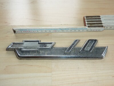 NOS 1962 62 Chevrolet Truck C10  Emblem 10 Series 3796920 TYPENSCHILD OLDTIMER