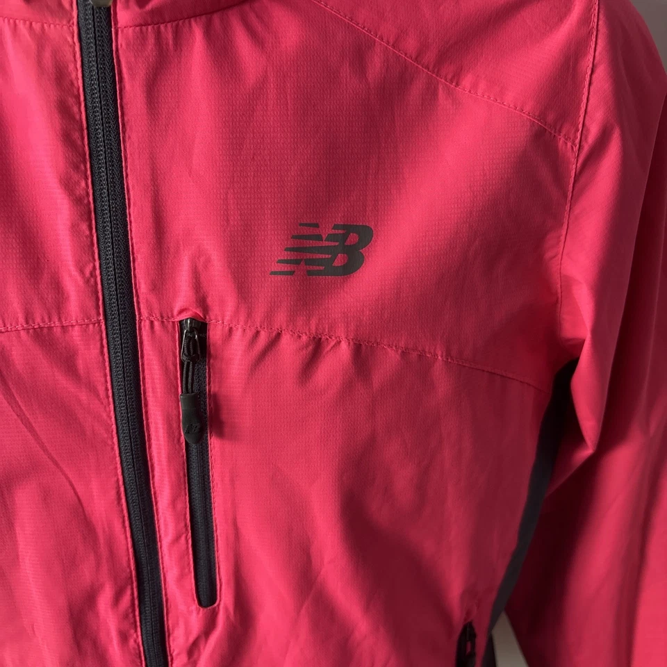 Chaqueta cortavientos ligera New Balance para mujer talla L para correr cremallera completa rosa Foto 2 de 4