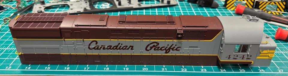 Atlas O C424 Phase 3 Canadian Shell.  Removed form new Locomotive. - Image 2 of 4