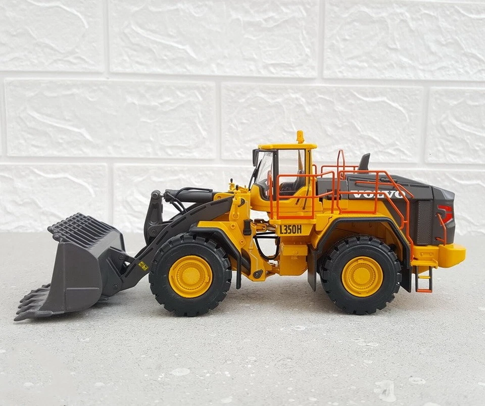 Motorart 1/50 Scale Volvo L350H Wheel Loader Diecast Car Model Collection Toy - Image 3 of 4