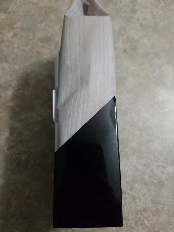 Charcoal and Pearl Detoxifying Face Mask by Azure - Deep Cleanses Exfoliates... - Image 4 of 4