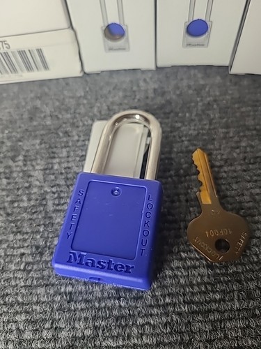 NUOVO lotto di 5 Masterlock 410KABLU con chiave uguale 10F004 blocco/tagout - Foto 2 di 5