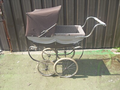 Vintage 60s 70s Silver Cross Coach built Dolls Pram UK