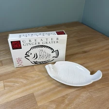 VTG Joyce Chen Japan Fish Ginger & Garlic Grater MCM White Porcelain 7”x4.5” NIB