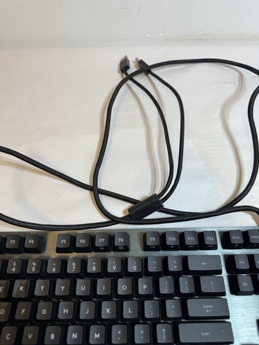 Logitech Y-U0032 Carbon G413 Mechanische Gaming-Tastatur leuchtet - Bild 2 von 6