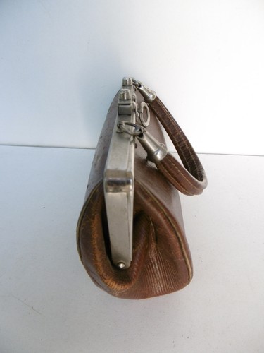 TRÈS RARE PETIT SAC À MAIN EN CUIR POUR ENFANT OU GRANDE POUPÉE L 18 cm - Imagen 3 de 7