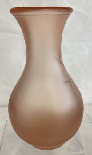 Viking USA Soft Pink Satin Glass Bud Vase With Floral Design 6" Tall Vintage - Picture 2 of 7
