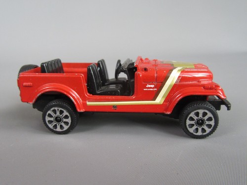 C200 Burago Italy Jeep CJ7 Wrangler 2003 Red 1:43 - Picture 4 of 8
