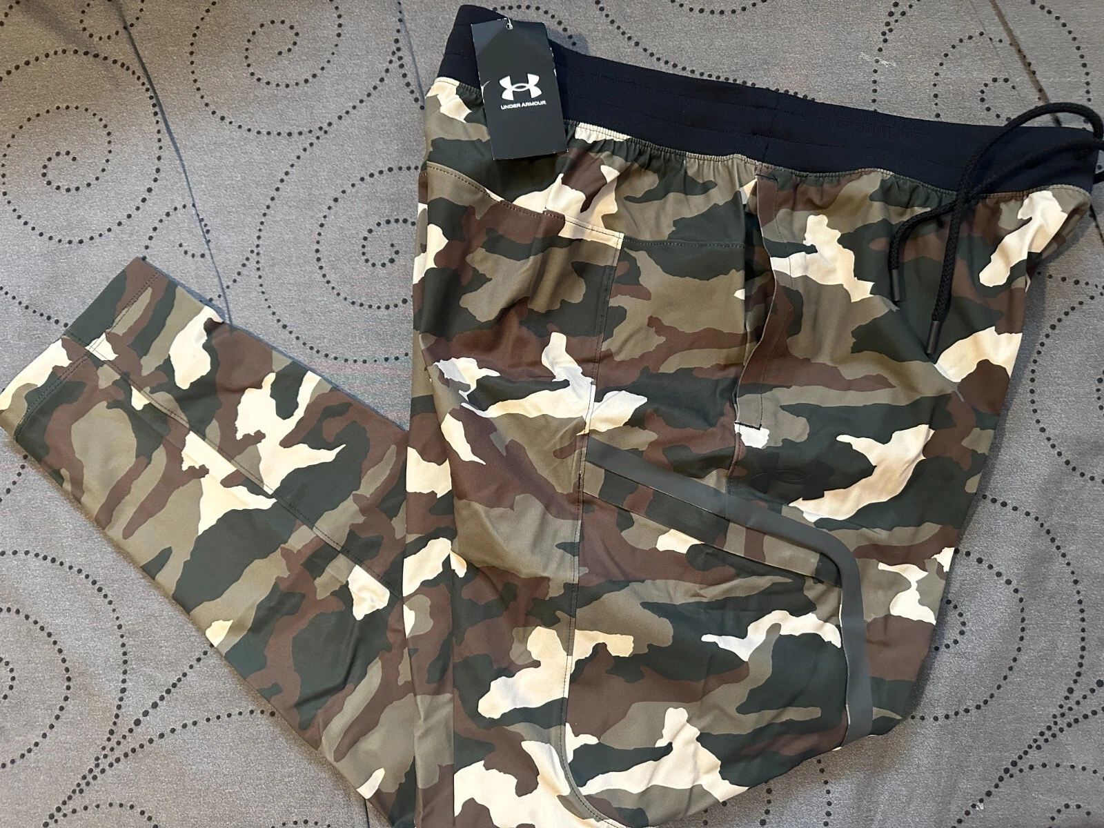 UNDER ARMOUR ELITE FITTED SPORSTYLE CAMO PANTS SIZE L MEN NWT $100.00